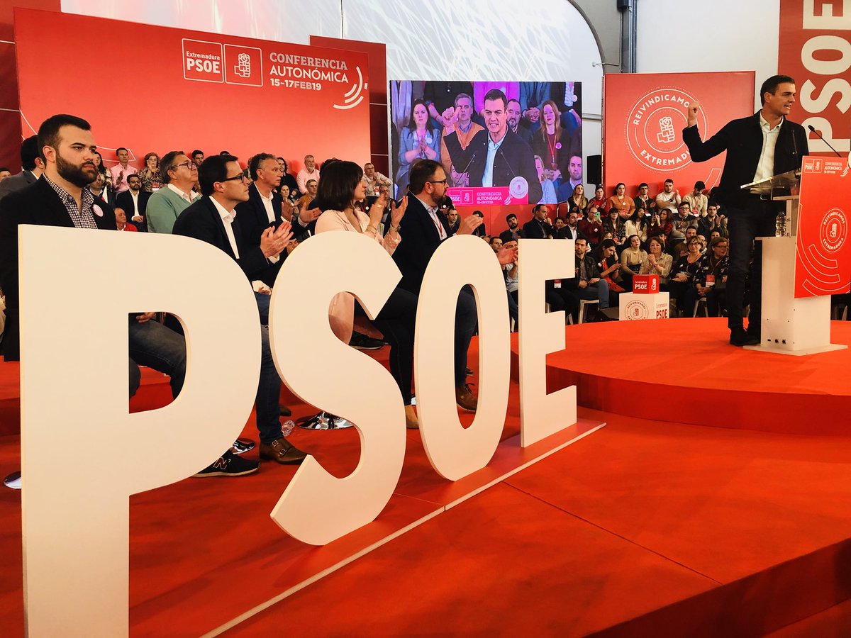 REIVINDICAMOS EXTREMADURA. “El próximo 28 de abril solo hay dos caminos: el Progreso y el regreso” Guillermo Fernández Vara