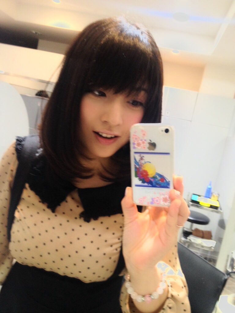 鈴華ゆう子yuko Suzuhana على تويتر これは13年9月26日 この時のがもっと短いけどね Iphoneに華風月のステッカーが貼ってあるーw 鈴華ゆう子yuko Suzuhana على تويتر これは13年9月26日 この時のがもっと短いけどね Iphoneに華風月のステッカーが貼ってあるーw