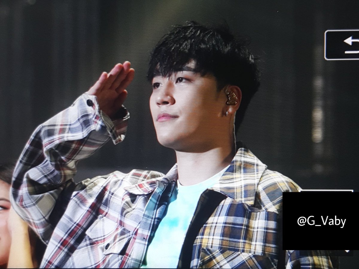 [PREVIEW] 190217 THE GREAT SEUNGRI TOUR FINAL #승리 #SEUNGRI

이승리 사진 방에 붙여두면 막 몸에 생기가 넘치고 건강해지고 고장난 컴퓨터가 고쳐지고 그럴 거 같아 🤔