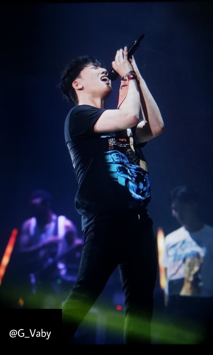 [PREVIEW] 190217 THE GREAT SEUNGRI TOUR FINAL #승리 #SEUNGRI

어떤 순간은 웃으며 지나가고, 어떤 순간은 신나게 뛰면서 지나가고, 어떤 순간은 금방 눈물이 나더라. 그래도 그 모든 순간에 네가 있어서 행복했고 고마웠어. 금방 다시 만나🖤