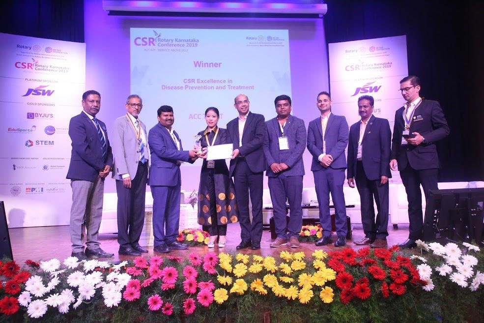 IAbhishekRanjan's tweet photo. You are an epitome of humbleness. @MangteC @RotaryClub16 thank you Ms Mary Kom for your gracious presence at Rotary Karnataka CSR Conference. We wish you good luck for your quest for Olympic Gold. https://t.co/ueH9NUejU7