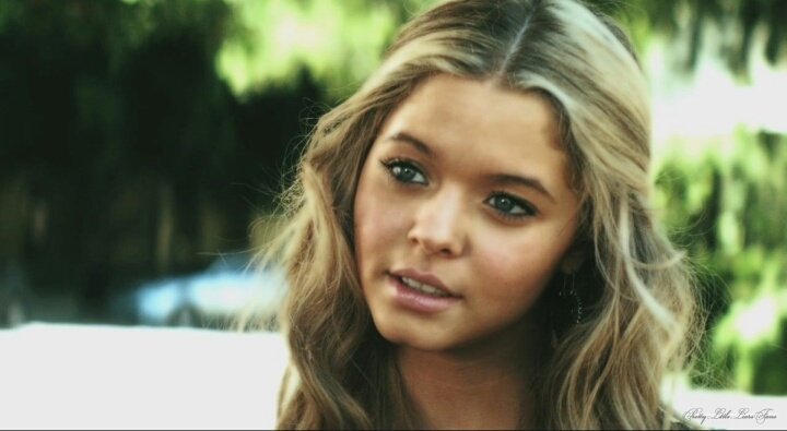 Happy BIRTHDAY Sasha Pieterse  See you soon on pretty little liars the perfectionnist 