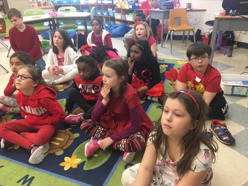 joannmorrisgr2's tweet photo. Thank you Mrs McKee with our Writers workshop session this week! https://t.co/ZEbrIkmYCZ
