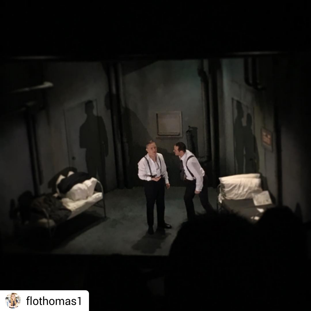 VperVero's tweet photo. #Repost @flothomas1
โข โข โข โข โข
Lovely day seeing A Slight Ache/The Dumb Waiter today feat. #MartinFreeman and @officialdannydyer today๐๐ป thanks @samplumee ๐#pinterseven #pinteratthepinter https://t.co/QHCEi13xpQ