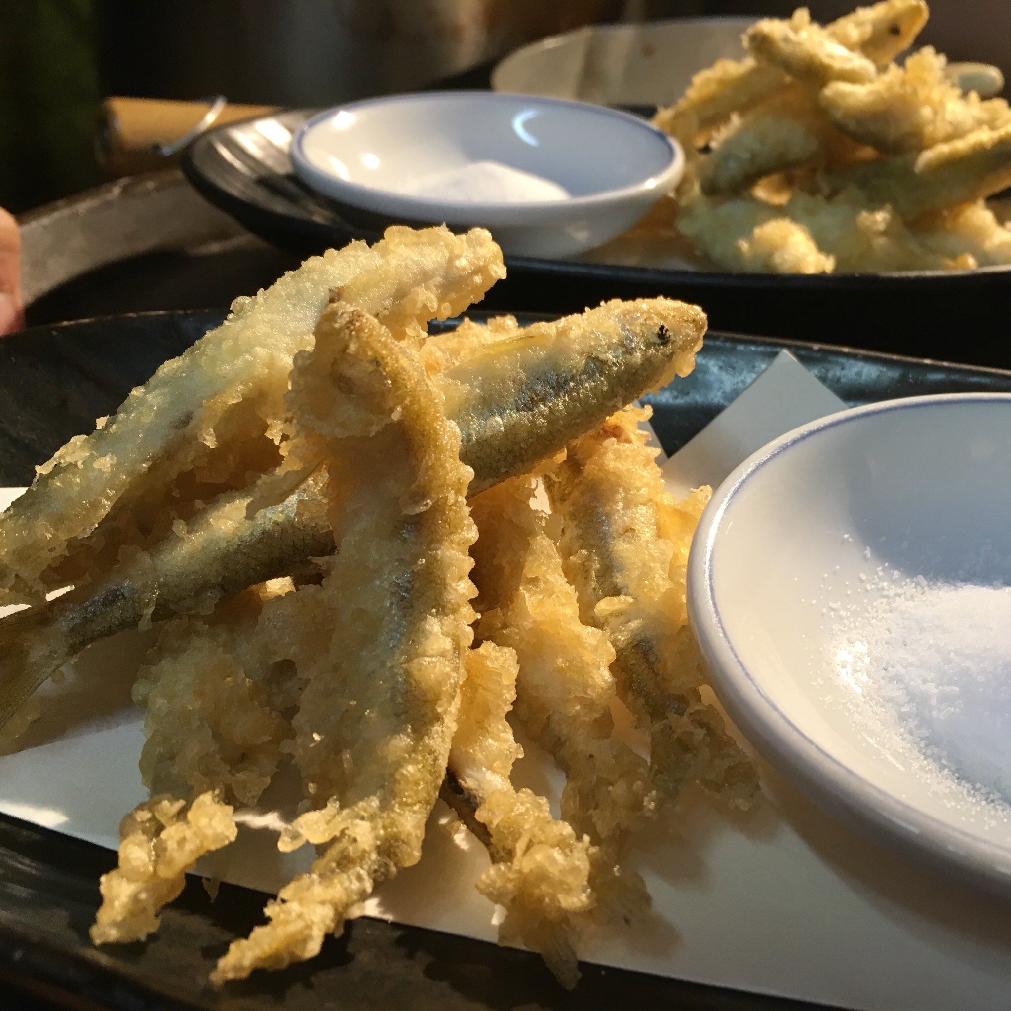 ふじとり 狸小路近くの焼き鳥屋さん Al Twitter わかさぎ入荷 ふじとり わかさぎ天ぷら発動中 氷上釣りたて その場で天ぷら とはいきませんが 新鮮なワカサギをサクサクの天ぷらでいかがでしょうか 今しか食べられない真冬の一品 470円 ふじとり