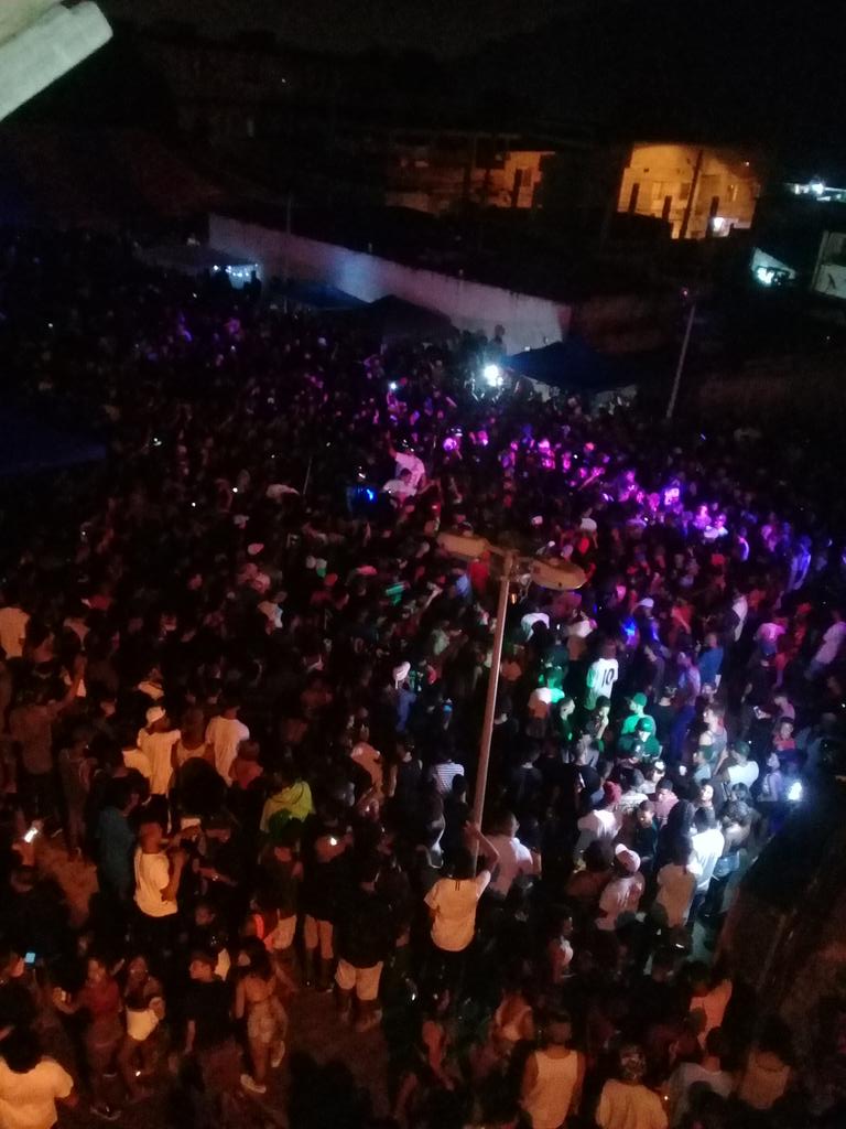 Ligtheirr_yzx's tweet photo. Melhor baile do Rio de Janeiro 
#BAILEDOBATÔ❤

@djpatatadobato
@WLbreganhudo157 
@miudobr_55 https://t.co/Gva0QUVMA5