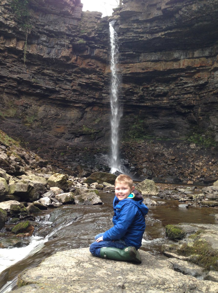 ➡️📸 Hawes is our destination of the week for a perfect Sunday!  

Walking, cycling, history, shopping, art and of course Cheese!! 🧀🚴‍♀️🛍🖼🚶‍♀️ 

#visithawes #perfectsunday #visitrichmondshire