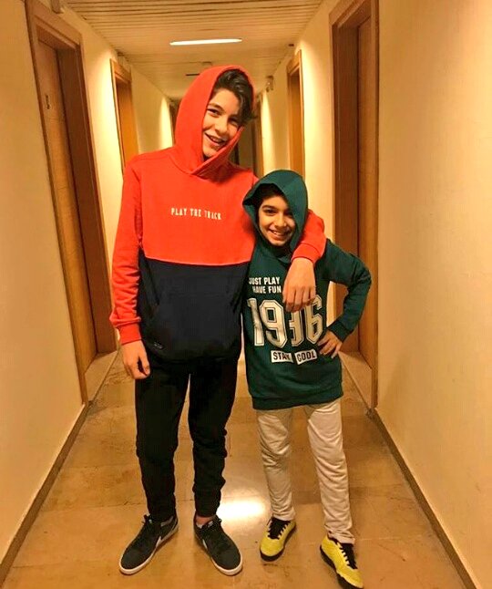 Kapşonlular😎. #esatpolatgüler
#ardataşarcan #1litregözyaşı  #candostlar  #ölenekadar #gönülişleri #güldüygüldüyshow #güldüygüldüy #twitter #instagram #Facebook