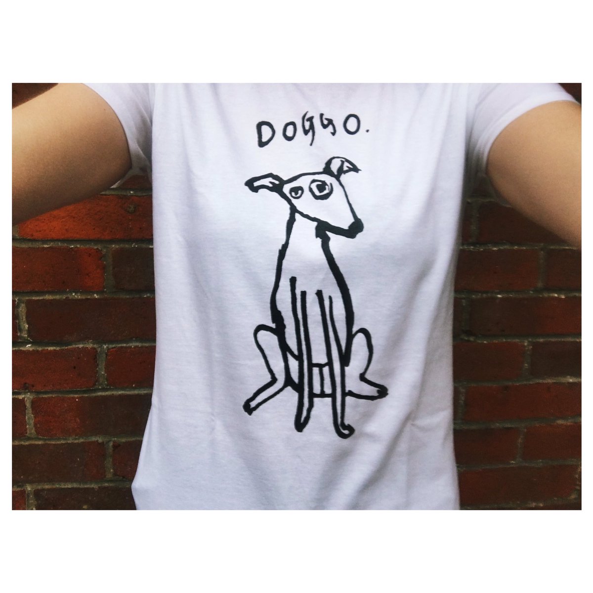 Doggo T-shirt etsy.me/2GpYsgw #ukgifthouram #ukgifthour #ukgham #habdmadehour #etsyclub #teametsy #houndsoftwitter