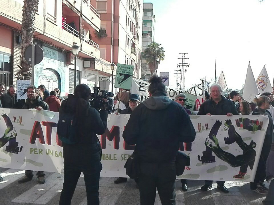 Aturem el pai de <a href="/benimaclet/">xavier abril</a>, <a href="/cuidembeni/">Cuidem Benimaclet #MaiPAI</a> . Anim companys!!