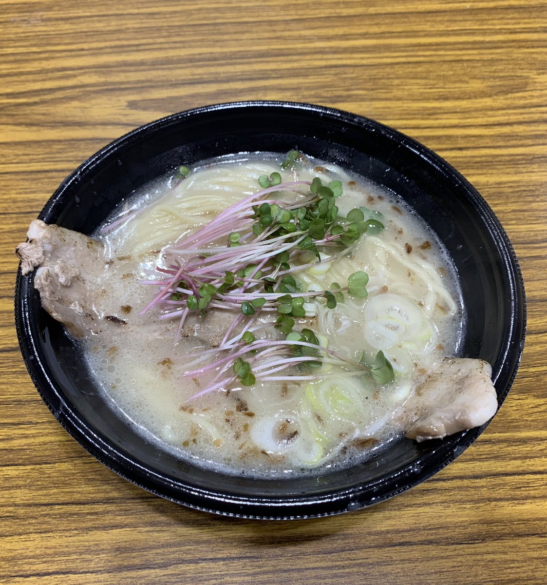 backdrop5's tweet photo. #YBCグルメ祭り
#打倒山下アナ 
焦がし濃厚鶏塩パイタン https://t.co/QBlBjc4SqO