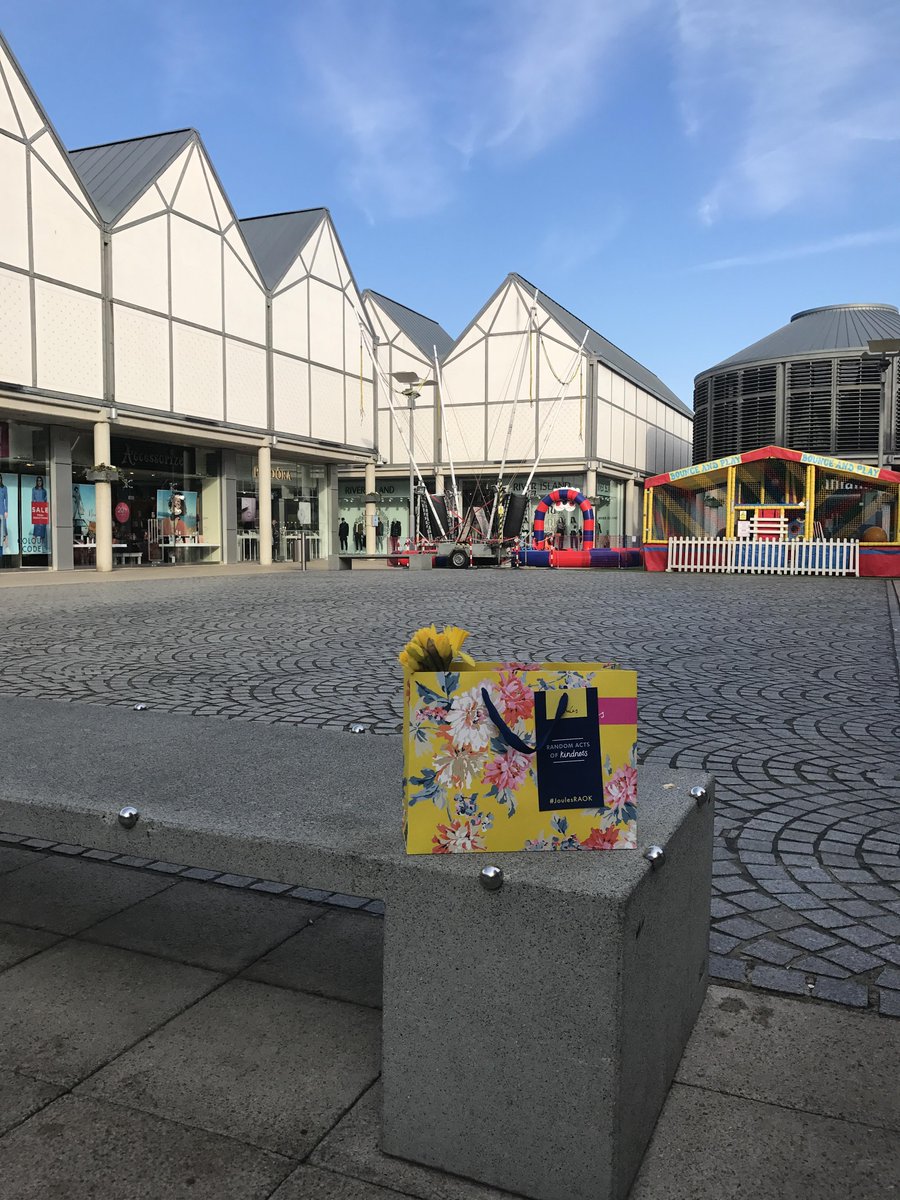 JoulesBuryStEd's tweet photo. Are you feeling lucky? @JoulesBuryStEd we are giving 10 of our lovely customer's fabulous goody bags in store today. The first of which can be found in @arc_shopping, so come on into store. @buryfree   #joules #RandomActsOfKindnessDay  #lucky https://t.co/aMHEriZeky