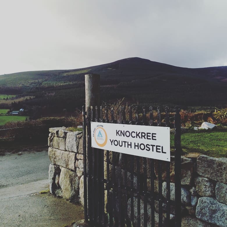 hillwalkersclub's tweet photo. At @KnockreeYH waiting for today's hike with @hillwalkersclub to start #hillwalking #wicklow #Ireland #hiking #hikingadventures #anoige @HiIreland @visitwicklow https://t.co/2aZSMOdaor