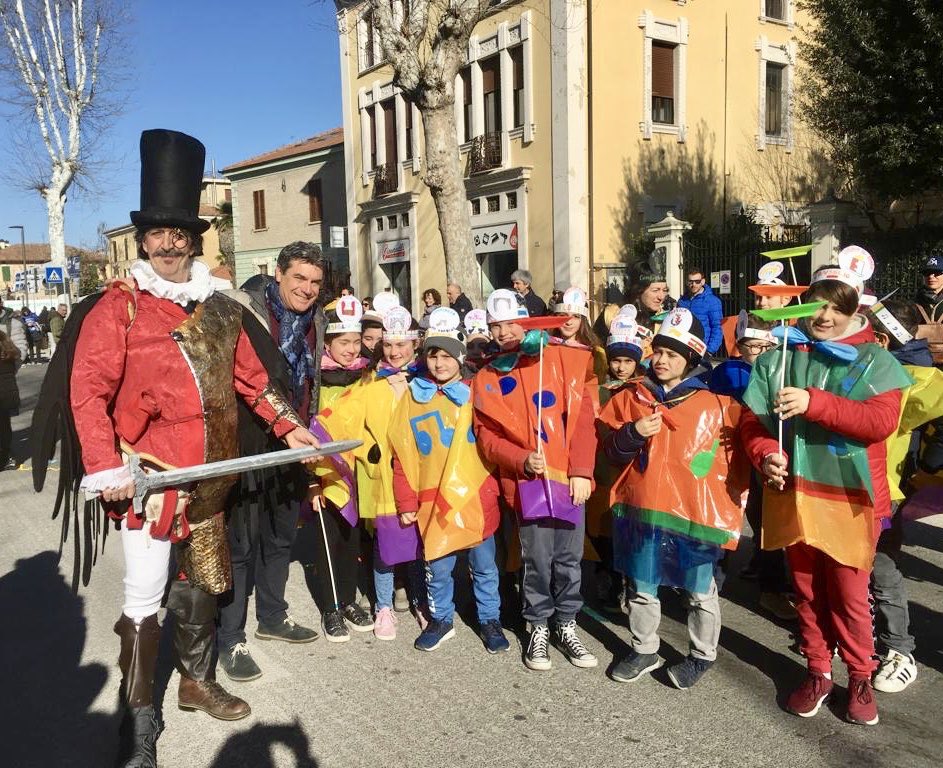 Il #carnevale è per i grandi ma soprattutto per i piccini!!! Questa mattina in viale Gramsci tanto divertimento al #carnevaledeibambini ! 
Vi aspetto oggi pomeriggio al #carnevaledifano!

Grazie Fano Città dei Bambini!
#fano #cittadeibambini