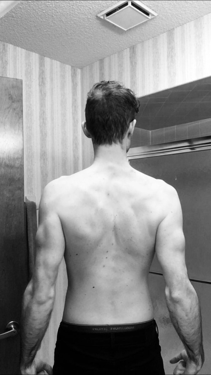 Ward Esiv On Twitter I Made Some Reference Photos Of My Back Muscles And Was Kind Of Surprised By How They Look It S Not Like I Ever See My Own Back I