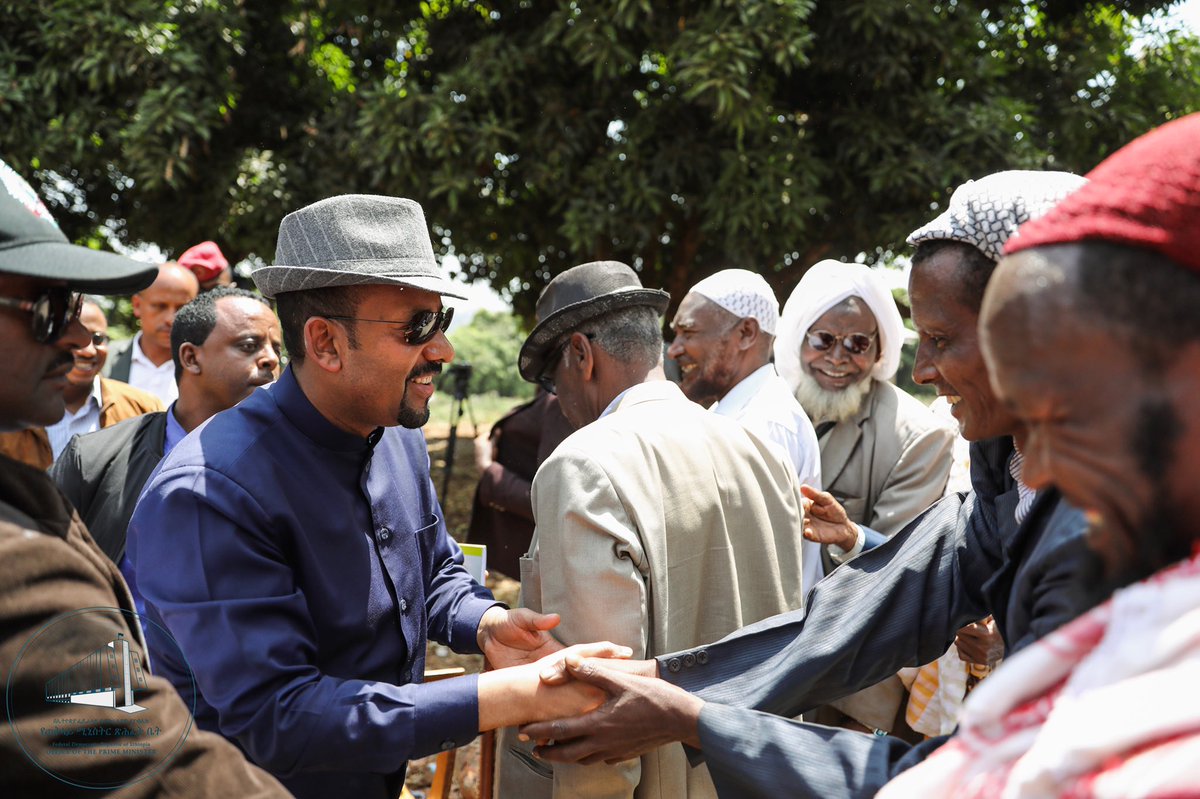 PMEthiopia's tweet photo. In the discussions with community members of Begi Woreda (Western Wellega) participants raised the challenges of basic infrastructure that they are experiencing. Both PM Abiy Ahmed and Lema Megersa stressed the importance of unity to enable peace and dev’t. 1/2 https://t.co/OBbAxWklZB