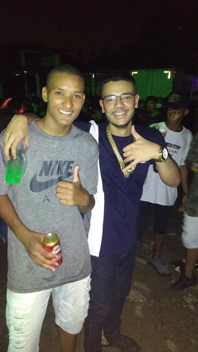 Yago07567760's tweet photo. Sobre a tardizinha dos crias #djhenrriquedavk https://t.co/vkPPQrxTgp