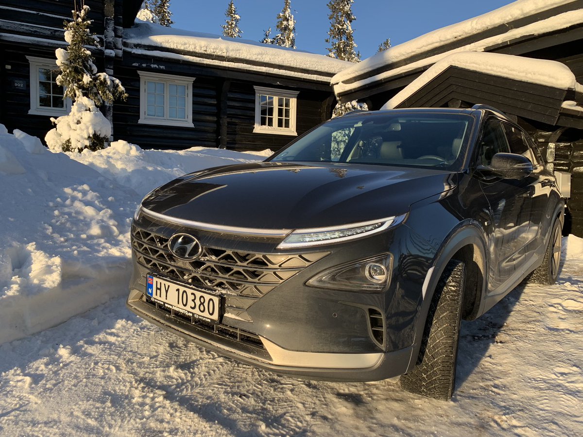 Just passed 10 000 beautiful km in my Hydrogen Nexo. Works perfectly in winter conditions, a joy to drive in the mountains with same long range in cold temperatures. #nelhydrogen #Hydrogen #Hyundai #Nexo