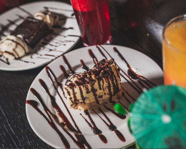 LeMadisonGrill's tweet photo. Sundays are for desserts as enticing and delicious as this one! 😍 Indulge, live a little -- it's Sunday! 🍴✨ https://t.co/tbWMp5IsrO