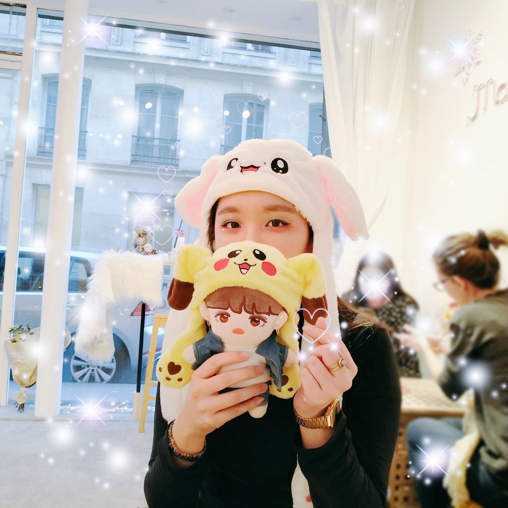 steamedbunnyy's tweet photo. _𝔂𝓸𝓾 𝓵𝓲𝓰𝓱𝓽 𝓾𝓹 𝓶𝔂 𝔀𝓸𝓻𝓵𝓭_

🐰 #CaratSelcaDay #17CaratSelcaDay @pledis_17 🐰 https://t.co/HSw3rMxs8F