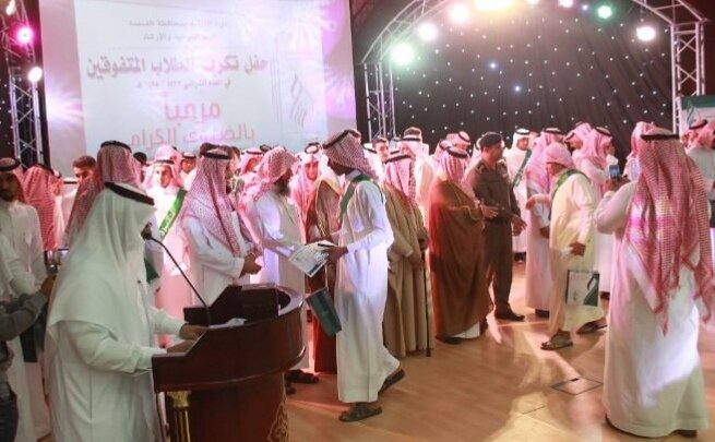 كلٌ الخسائر قابلةٌ للتعويض إلا أن تخسر سنواتٍ من عمرك  باحثا عن رضا الناس.. اجتهد برضا خالقك وارضي طموحك أولا 🖤🕊️،