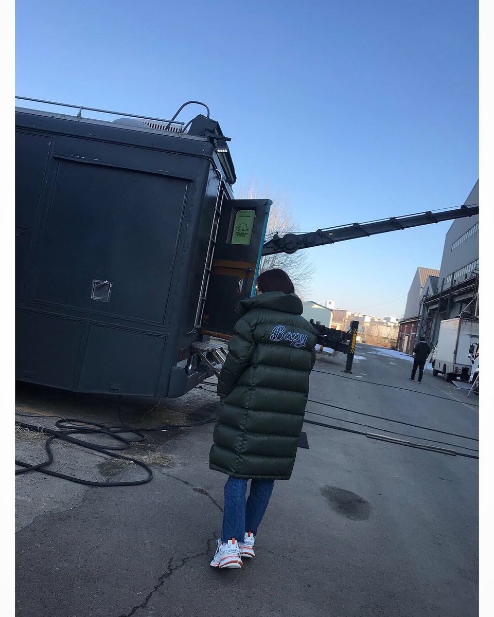 krungy21's tweet photo. 퇴근길 https://t.co/ALN5MuYWrj