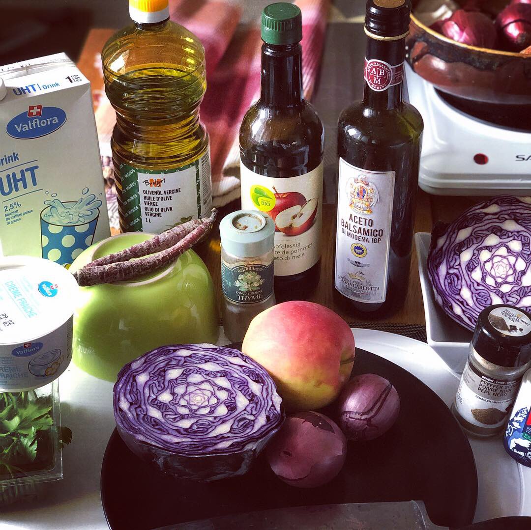 Souper_licious's tweet photo. Sometimes when #makingsoup, you gotta consult the experts experts...your grandma, your ma or a #chef! 😂 So searching for a #purplesoup for #worldcabbageday, we found everything we needed in this recipe from chef .@gazoakley @avantgardevegan. Our humble attempt at this 👏 #soup. https://t.co/fEXl3gxMib