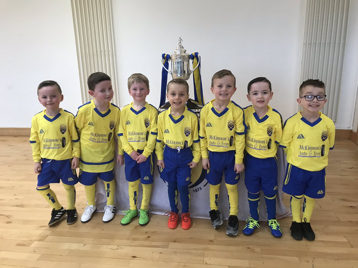 ScotFASouthWest's tweet photo. SCOTTISH CUP |

Next up it was players from EKYC who got to visit the @ScottishCup 🏆🏴󠁧󠁢󠁳󠁣󠁴󠁿⚽️

They loved that the ribbons matched their strips 💙💛

#ScottishCupTour https://t.co/OsxyAzRhe0