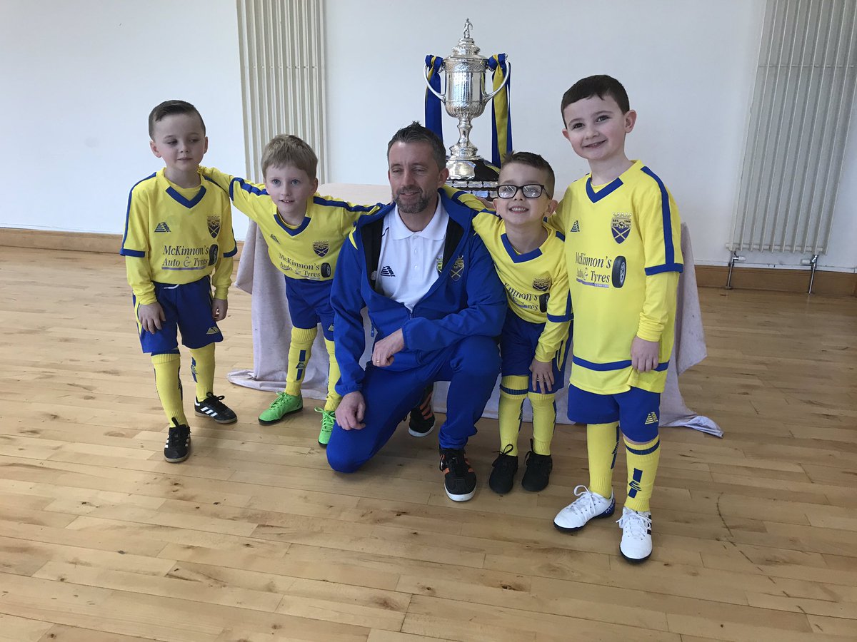 ScotFASouthWest's tweet photo. SCOTTISH CUP |

Next up it was players from EKYC who got to visit the @ScottishCup 🏆🏴󠁧󠁢󠁳󠁣󠁴󠁿⚽️

They loved that the ribbons matched their strips 💙💛

#ScottishCupTour https://t.co/OsxyAzRhe0