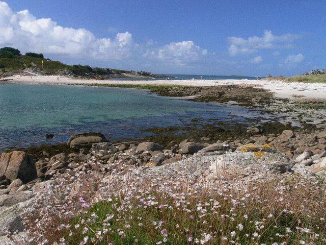 We have 18 beaches around Isles Of Scilly and 215 beaches in Cornwall.
coastradar.com/places/search/…