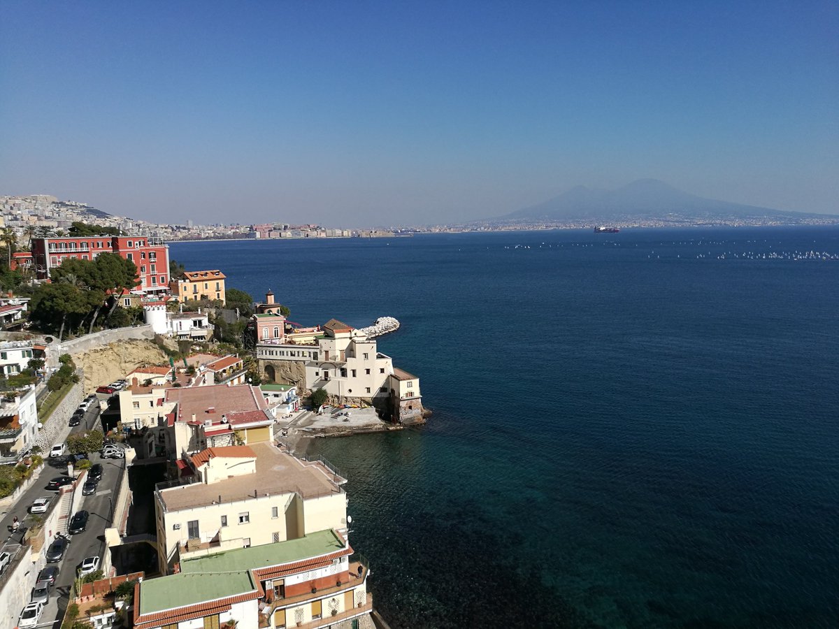 In questo momento 14 gradi e splendida giornata. I 💙Napoli
