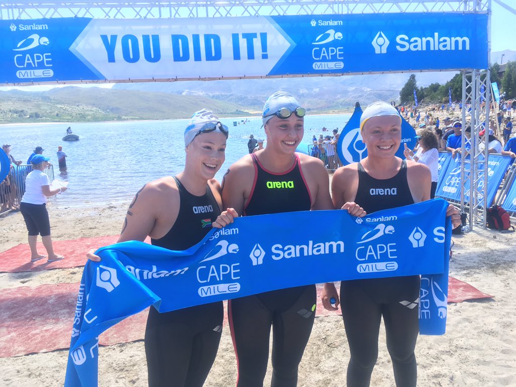 Our elite women did phenomenal today! Well done to Carli Antonopoulis in first in a time of 18:30. In second we have Michelle Weber in a time of 18:31 and in third we have Robin Kinghorn in a time of 18:49. 

#CapeMile