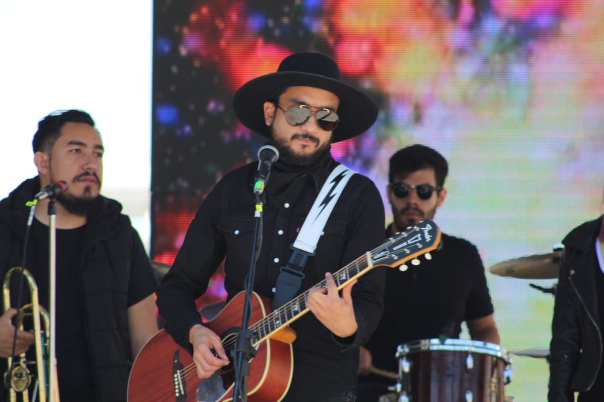 mango_fest's tweet photo. Galindo abriendo el #MangoFest https://t.co/47B7VqUWbY