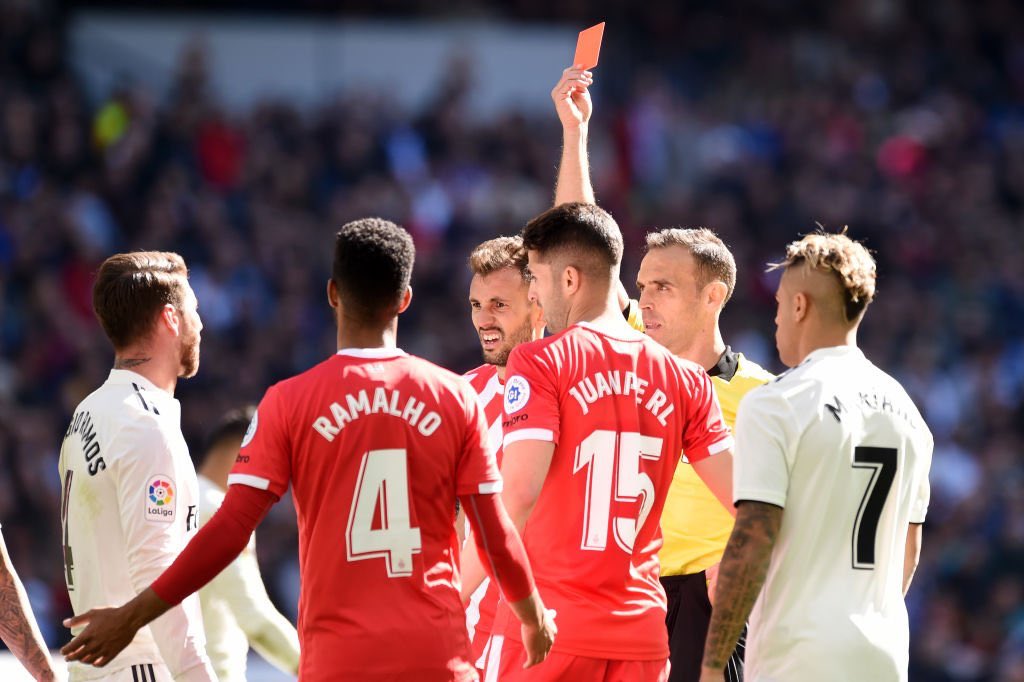 Sergio Ramos was sent off against Girona today...
It was his 25th red card in total for Real Madrid and he becomes the first player in the history of La Liga to receive 20 red cards😱