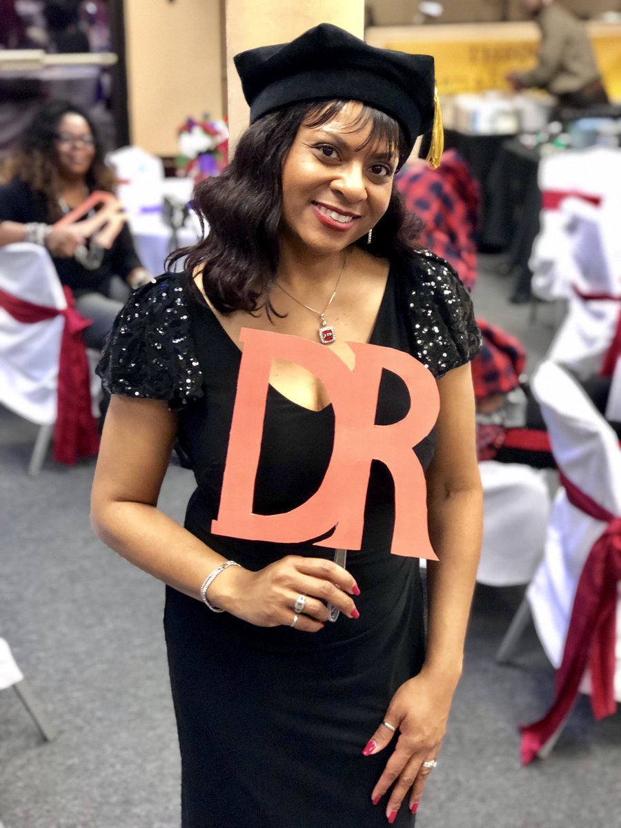 delitajohnson's tweet photo. Another great pic of the night!
#graduationreception
#DrDelitaNetriceThompsonJohnson https://t.co/hRfkCh6Mmu