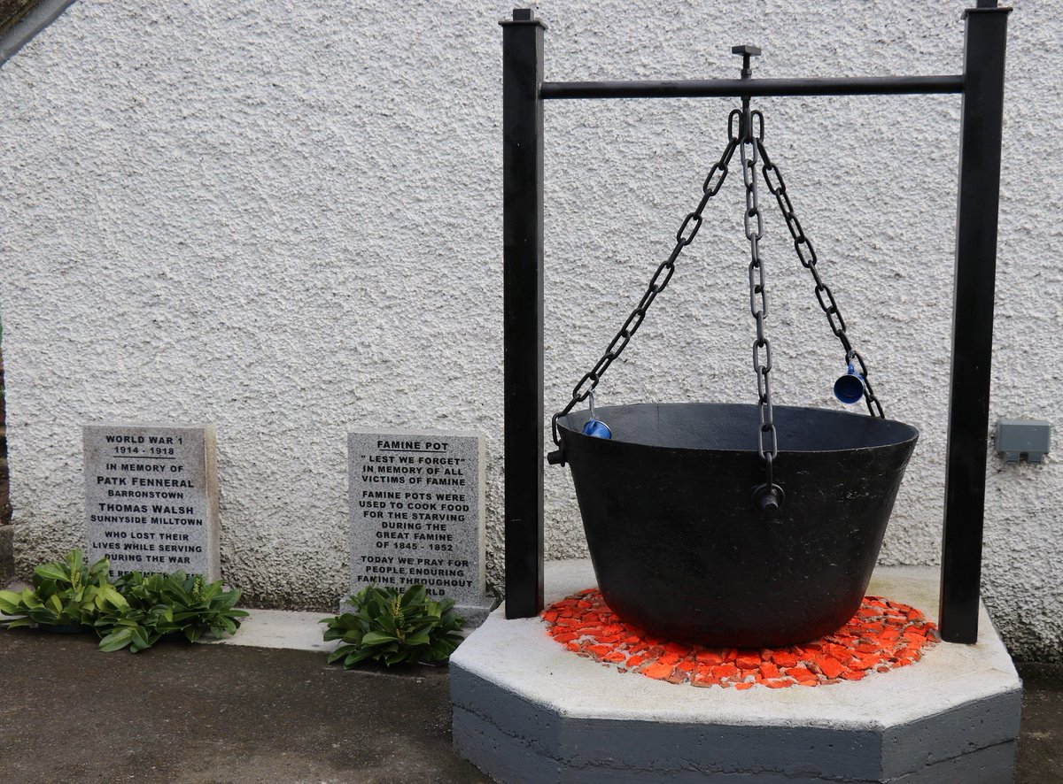 dwdepaor's tweet photo. Lovely to have attended the unveiling of the WW1 & Famine Memorials in #Milltown cemetery Sunday afternoon.
#FaminePot erected inside gate to cemetery & two memorial stones.
The Milltown #HeritageCentre is well worth a visit, lots of info there.
@DoFishWearPjs
@jamesmdurney https://t.co/J5dS9lQtCe