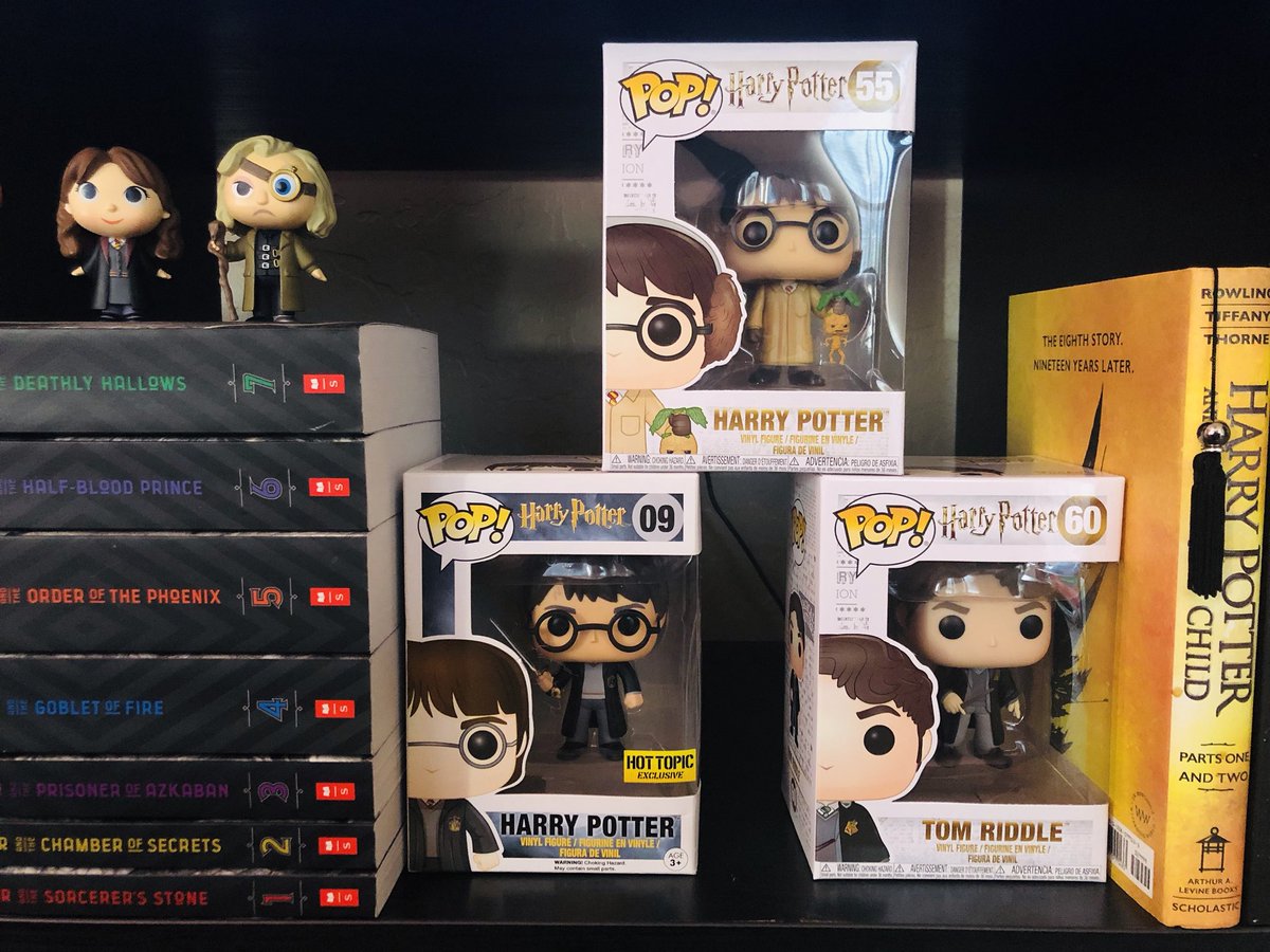 ediithcassandra's tweet photo. Added this Harry Potter hot topic exclusive and Tom Riddle to my HP collection 🥰 I just love Harry Potter 🕯 #hpcollection #harrypotter #harrypotterbooknight #harrypotterfunko #harrypotterbook #harrypotter #funko #FunkoPOP #HOttopicexclusive #books #bookstagram #bookworm #books https://t.co/LIRkhfK5Ls