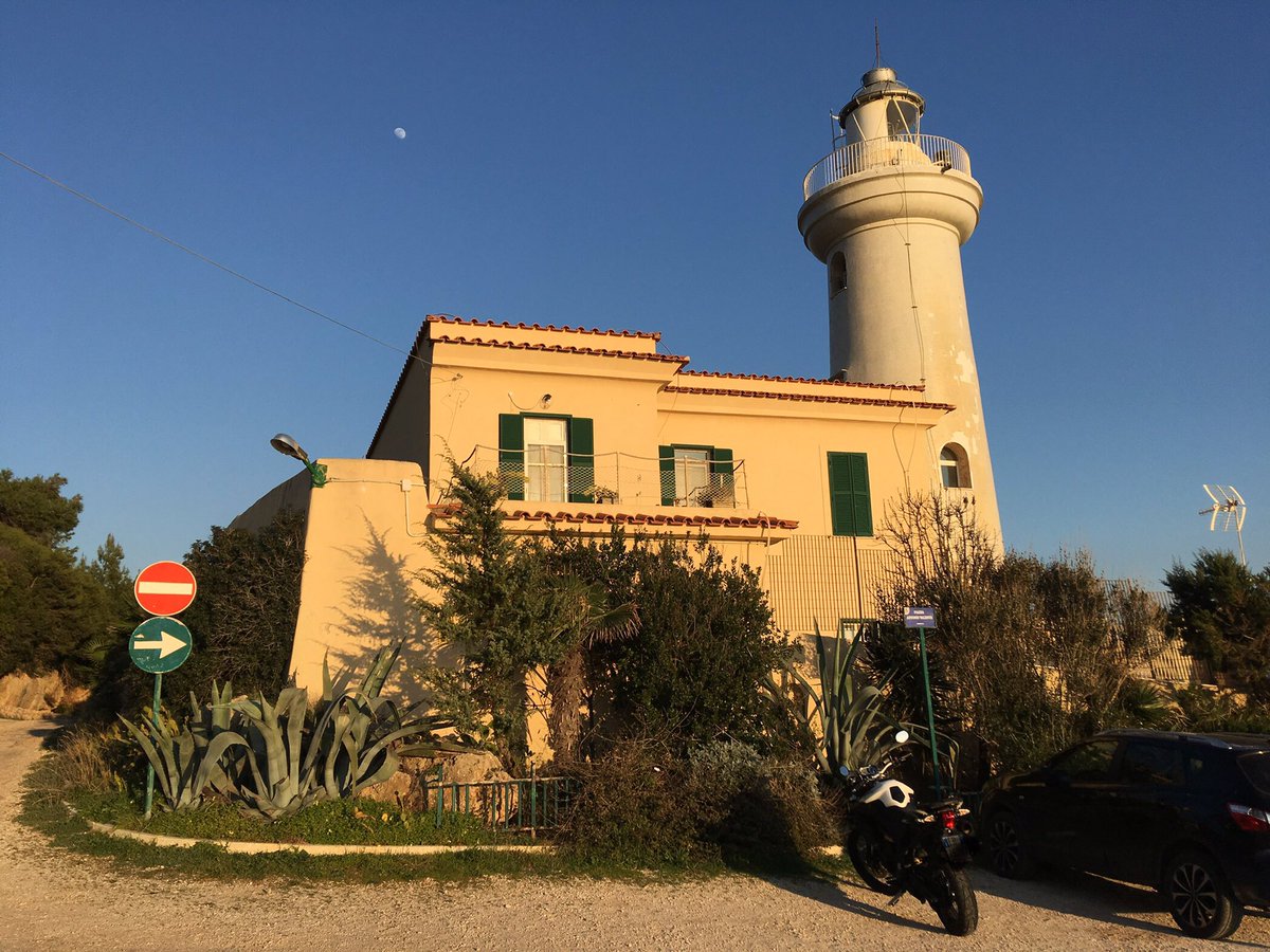 AnPe_13's tweet photo. Il faro del #Circeo #PuntaRossa
#PromontorioDelCirceo
@visit_lazio https://t.co/B8YfkKRMPu