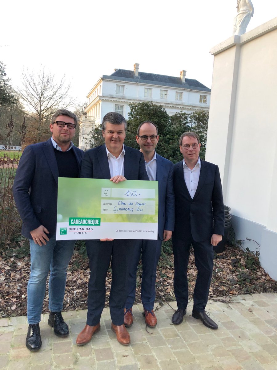 Als gastspreker krijg je vaak attenties: streekprodukten of allerlei alcoholische dranken. Sympathiek, maar leuker is een kleine gift aan een goed doel in #Mechelen. Dank u <a href="/openvld/">Open Vld</a> Edegem voor uw steun aan Sjarabang, die werken met kunst en mensen met een beperking #2800love