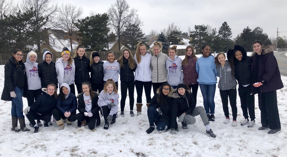 tximg's tweet photo. 13 &amp; 14 ASICS Black girls having fun in the Kansas City snow! Get that vitamin C ready, moms! LOL! #ImageFUN https://t.co/HyhVI3gDrx