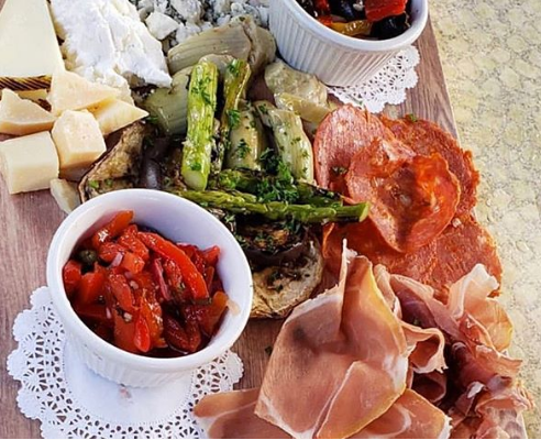 Mayasgrill_'s tweet photo. Add some color in your life with our Maya Antipasto!🍴
#mayasgrill #lincolnroad #weekend https://t.co/XthvXPPMXB