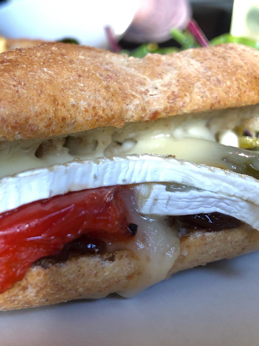 Bovidiva's tweet photo. Gratuitous #foodporn courtesy of melted #Brie. You’re welcome. Just think of it as a little gift for #RandomActsofaKindnessDay. #Februdairy #Februdairy19 #celebratecheese #cheese #cheesefest #whyIlovedairy https://t.co/LkgguojzEy
