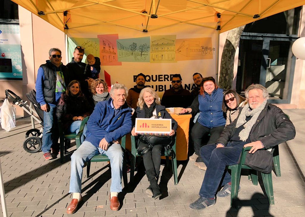 Esquerra_Begues's tweet photo. 🙋Avui hem celebrat assemblea local i hem escollit per unanimitat a Doris Roig @dorisroig com a nova presidenta de secció local 👏👏👏 d'@Esquerra_ERC  a #Begues #BaixLlobregat I sobretot agrair la tasca i la dedicació d'en Xavier Llopart! ✊ https://t.co/s90VV9yqlc