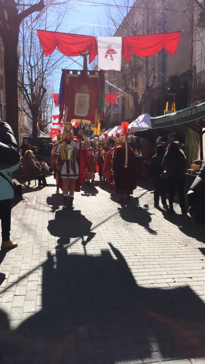 esparreguera's tweet photo. Els #Armats de #Manresa han ambientat els carrers de @FiraPassio aquest matí a #Esparreguera #FiraPassió https://t.co/6OaX36hNFk