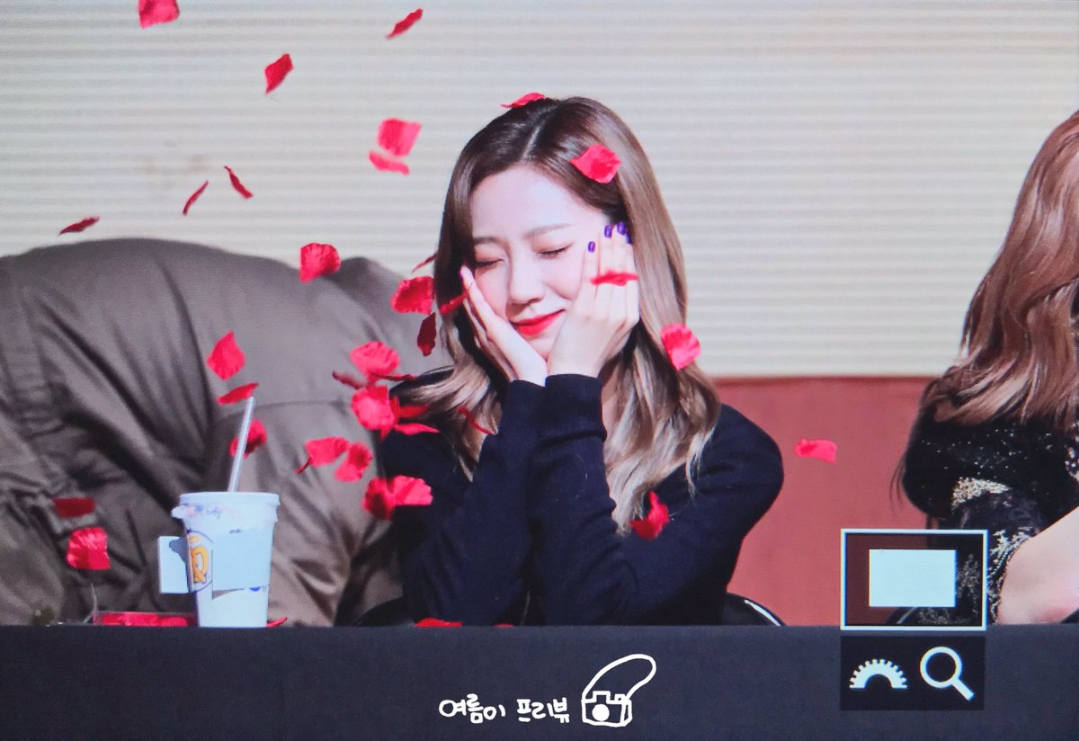 Rose_berry110's tweet photo. 190217 프리뷰 
#우주소녀 #여름 #YEOREUM #WJSN #LALALOVE @WJSN_Cosmic

여르미의 귀여움과 내 지능이 반비례해서 
내 지능은 0이고 여르미의 귀여움은 무한대야😭 https://t.co/IhJLnyBuwc