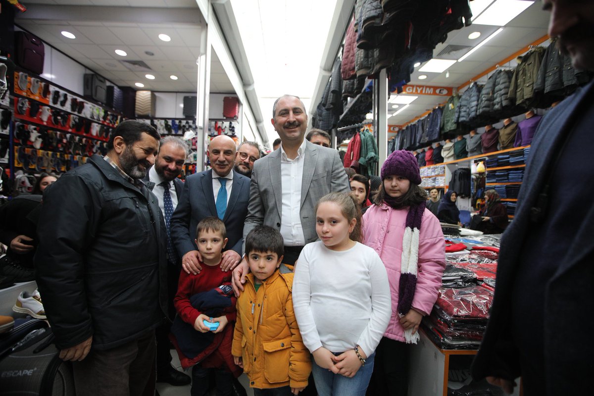 abdulhamit gul on twitter esnafimiz zanaatkarimiz huzur icinde actigi dukkanini ayni huzurla kapatip evine gidiyorsa bu bizim icin en buyuk mutluluktur kecioren osmanli pazari memleketisigonulisi https t co ghjvf3lv5c