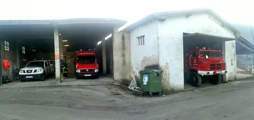 SPC_Ramales's tweet photo. Todos nuestros efectivos y medios se encuentran operativos (Bomba Rural Pesada, Furgón y 4x4). Activado nivel 2 del #Infocant. Si ves fuego o tienes información de quién está prendiendo fuego llama a @112Cantabria. #INFOCANT #IIFF #Cantabria https://t.co/tUCBxaElVr