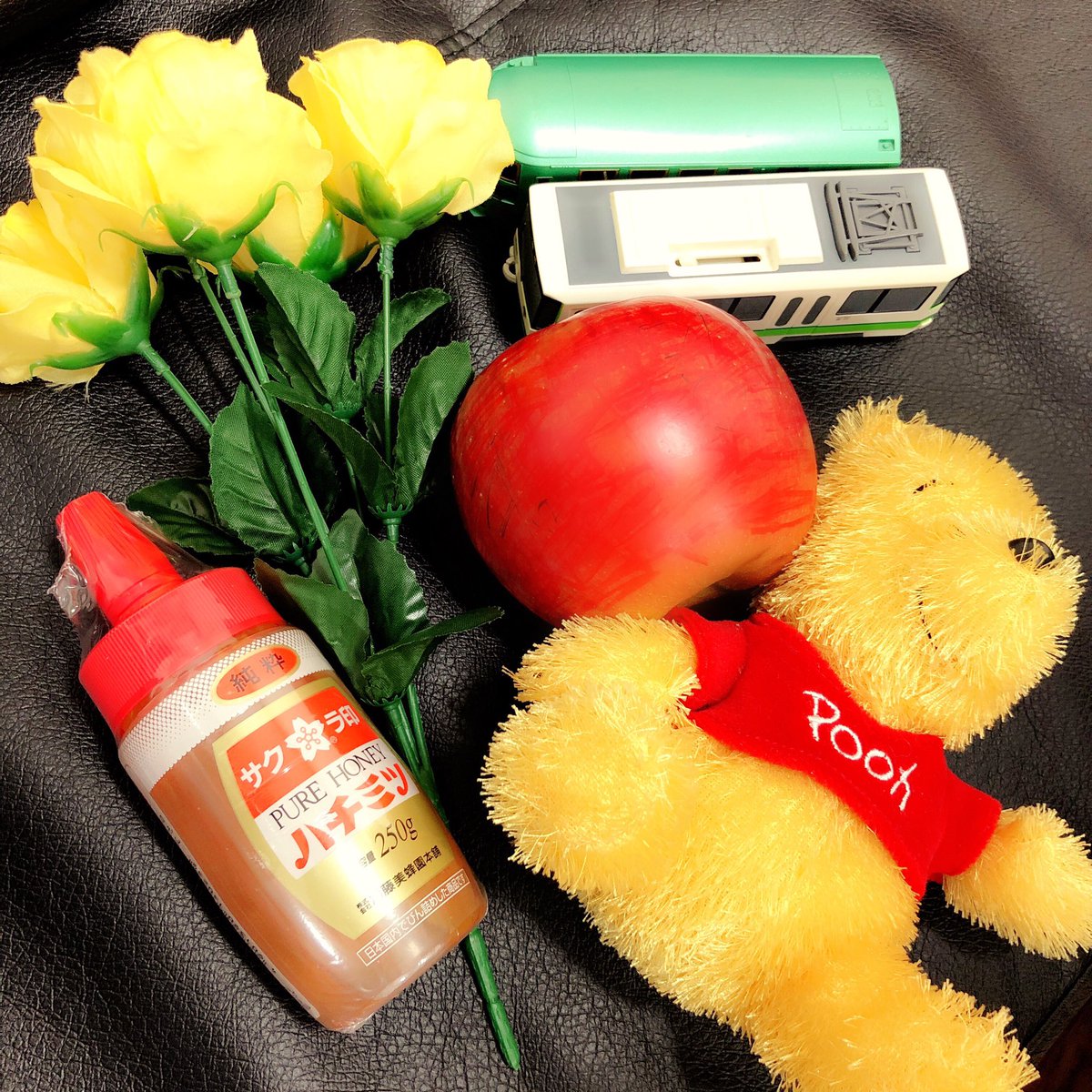 旭 優奈 Sur Twitter はちみつキッス 情熱 熱風 スターライトキッス スターライトエクスプレス を可能な限り再現するために使用した小道具です 本当は 赤い糸 夏の恋 とかも跳びたかったけど再現の難易度が高く 断念 プーさんにはキンプリ本編の