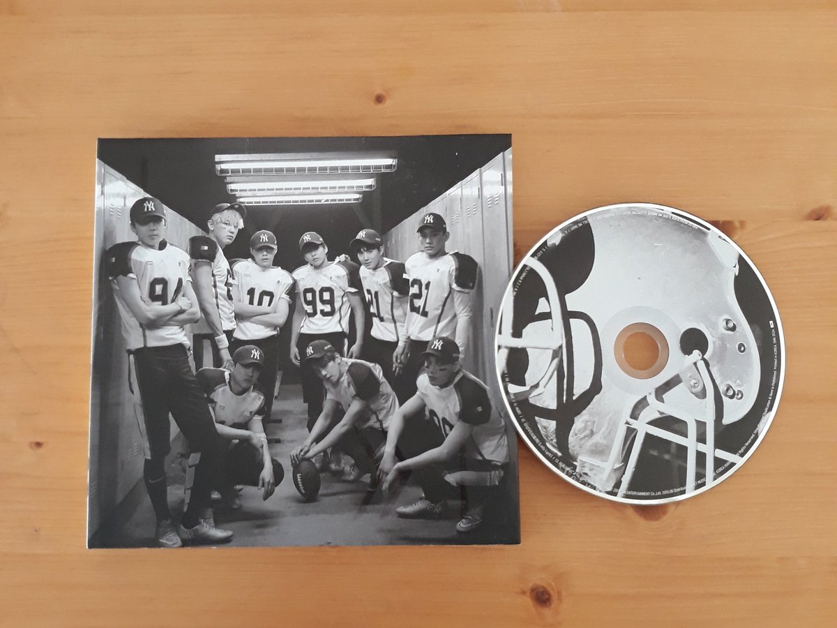 exo ; love me right pc ; junmyeon
