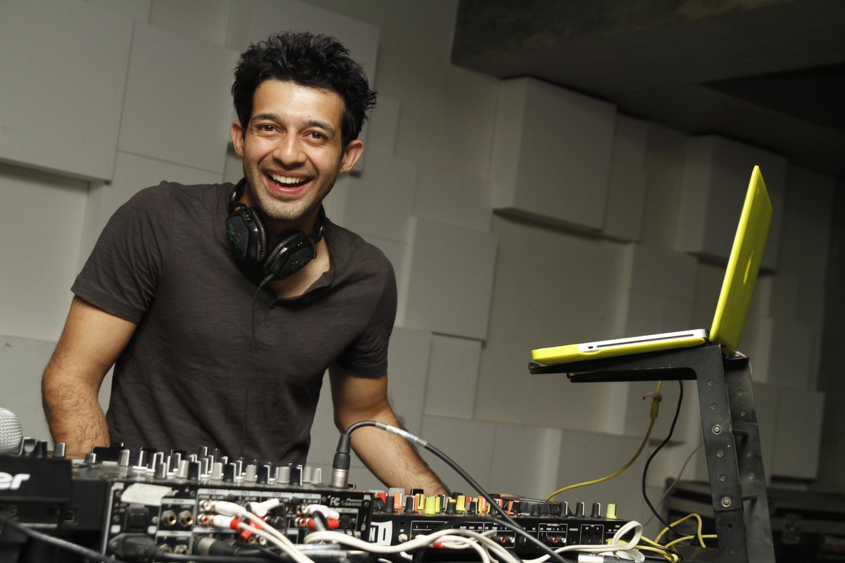 explocityblr's tweet image. DJ Night at The Bier Library on 22nd February - is.gd/7e765Z - #DJNight #TheBierLibrary - - DJ Night at The Bier Library on 22nd February
Looking forward to a fun Friday night? How about some foot tapping music, chilled beer and ...